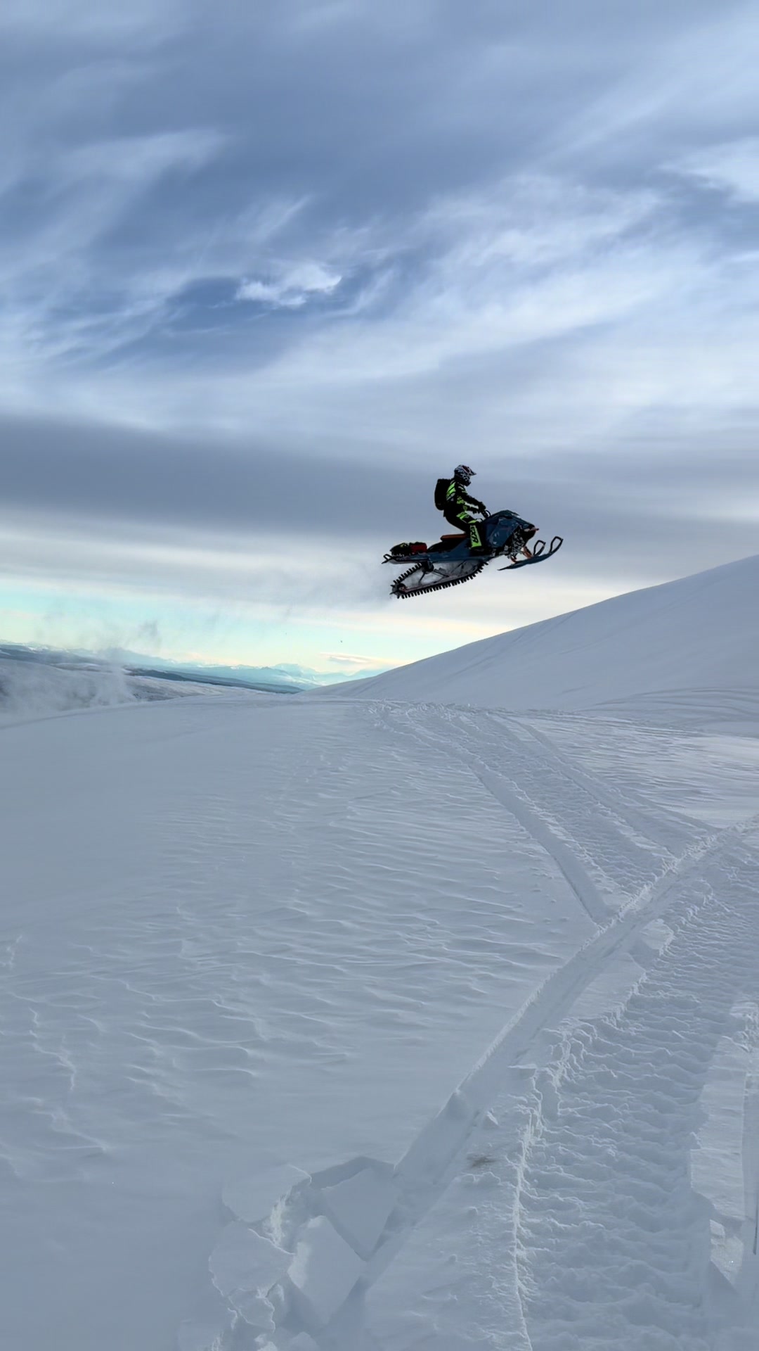 Early season ride #alaska #thatskidoofeeling #summit #mountains
