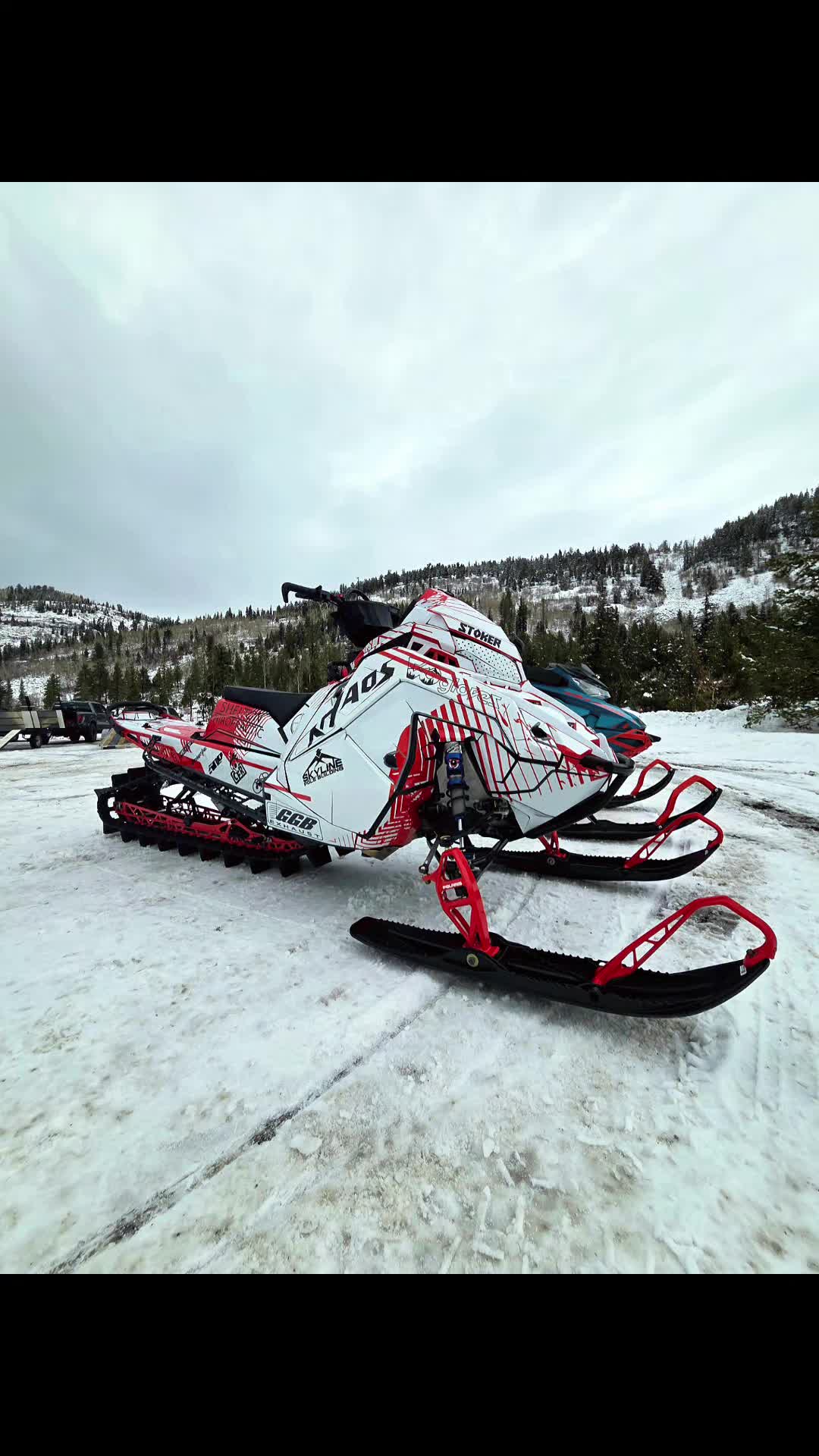 with it being a late start fl for us here in the mid west, we're keeping our hopes up.  @GGB Exhaust  @Deviant Ink  @Reduced Caffeine | Same Energy  @vo gloves  #snow  #snowmobile  #Mountains  #braap  #adventure 