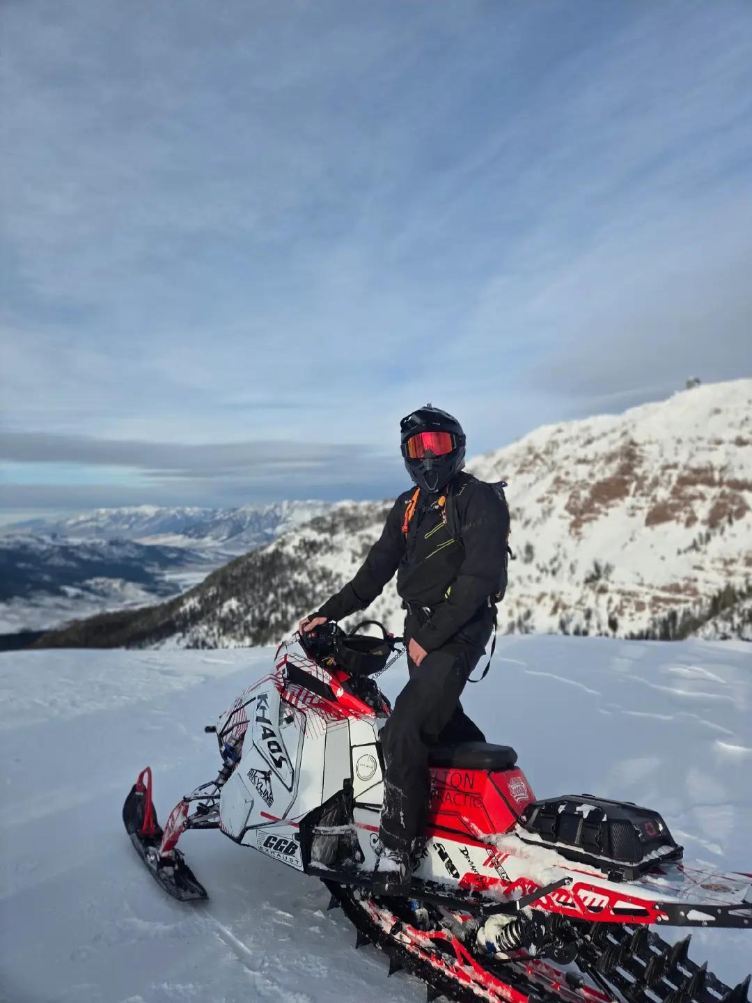 This isn’t just about snowmobiles. It’s about purpose. After the military, I felt lost for a while, like a lot of guys do. The structure was gone, the mission was gone, and I was trying to figure out who I was without the uniform. Getting back on a sled brought something back I didn’t even realize I was missing. Focus. Discipline. Challenge. Freedom. Every climb reminds me that progress isn’t comfortable. Every stuck reminds me that quitting isn’t an option. And every view like this reminds me why I keep showing up. This is more than riding, it’s rebuilding, reconnecting, and proving to myself that hard things are worth chasing. This is my why. 🏔️❄️ thanks to my partners and sponsors for the support!  @GGB Exhaust  @Deviant Ink  @vo gloves @Reduced Caffeine | Same Energy  #winterfun  #sledlife  #adrenaline  #braap  #ggb_exhaust 