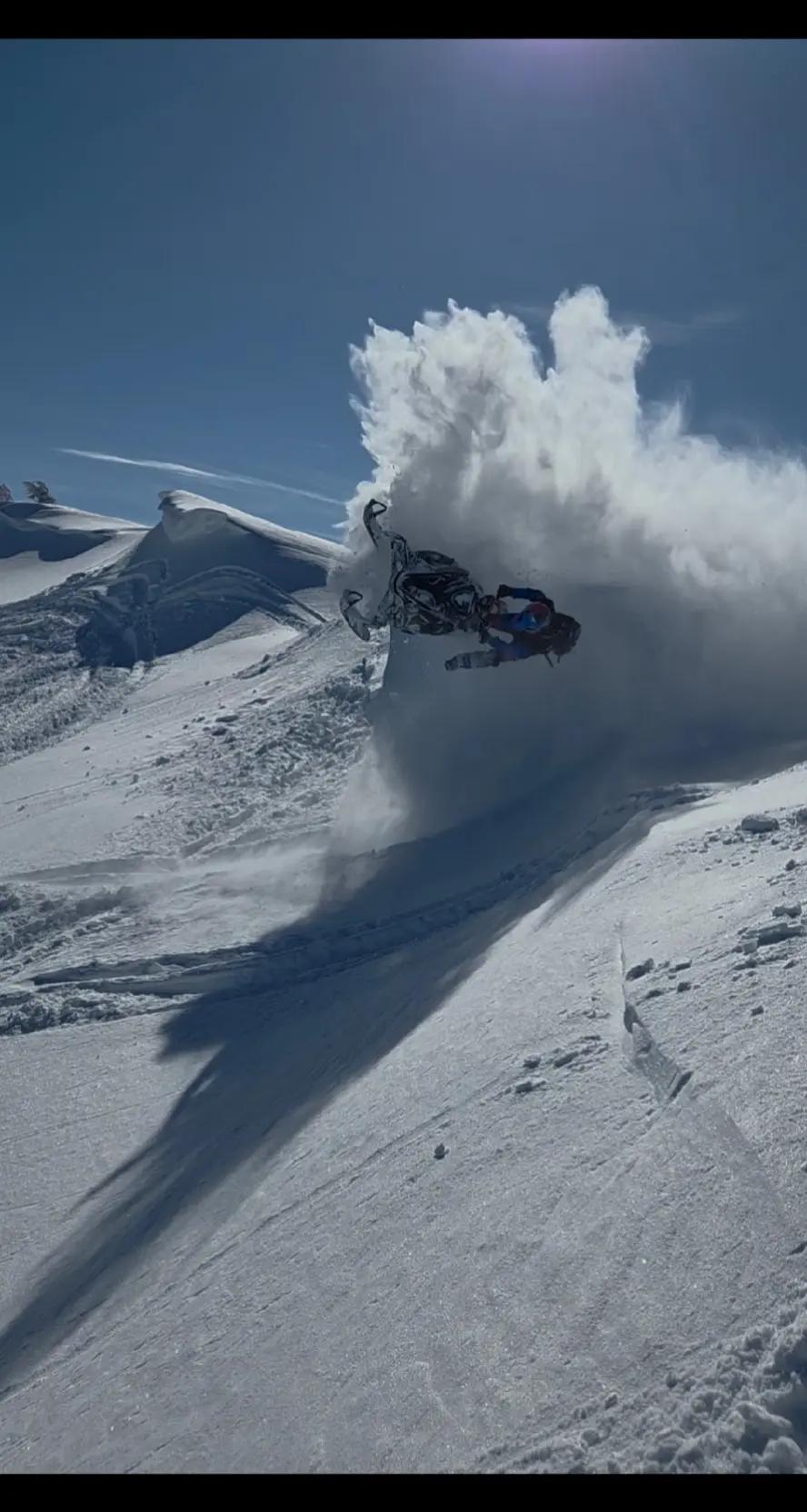 Very rarely do i get a snowmobile photo that I'm just in awe about.. this is one of them. A couple short years ago I never would have tried something like this! #progressing #practice  #practicemakesperfect  #failtosucceed 