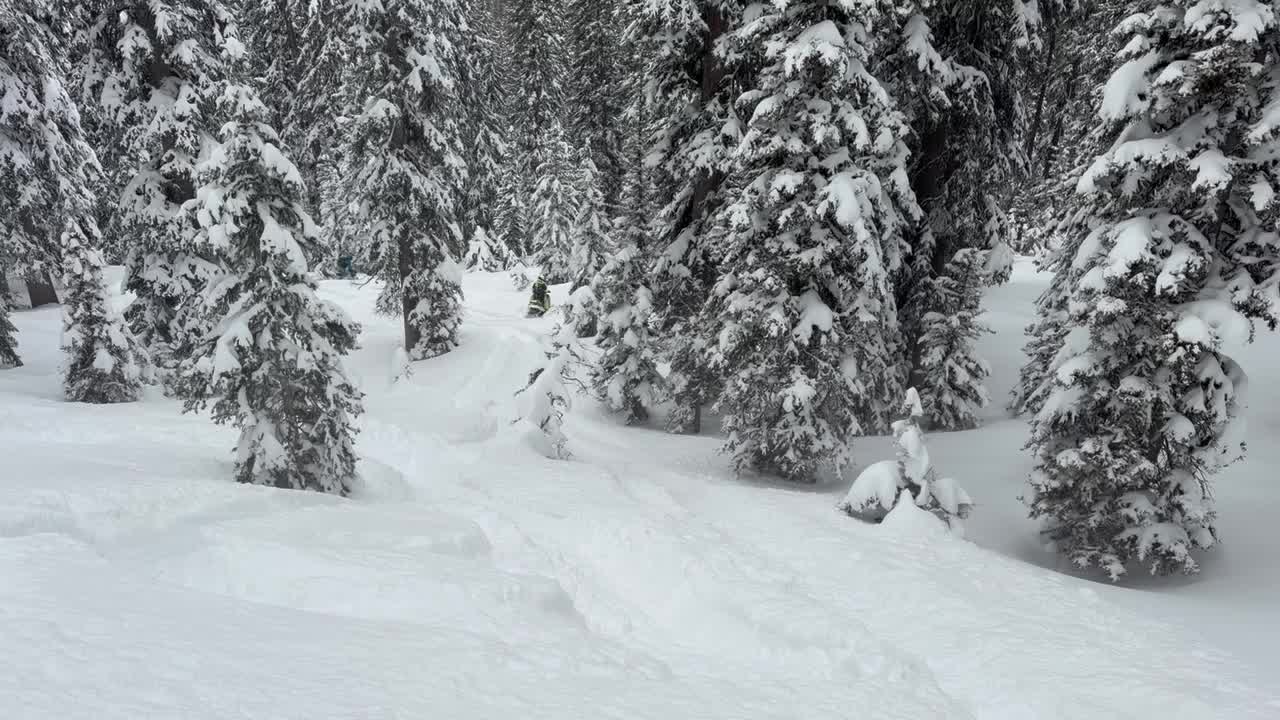 @Oxbow Gear  team ride was one for the books! Tons of great athletes, good times and like usual, they brought the good snow with them!! Thanks for another great year. 📸 @mountainreadymethod  with the sweet video, thanks buddy!   #oxbowgear #skinzprotectivegear #klim #journeyfarther #boost 