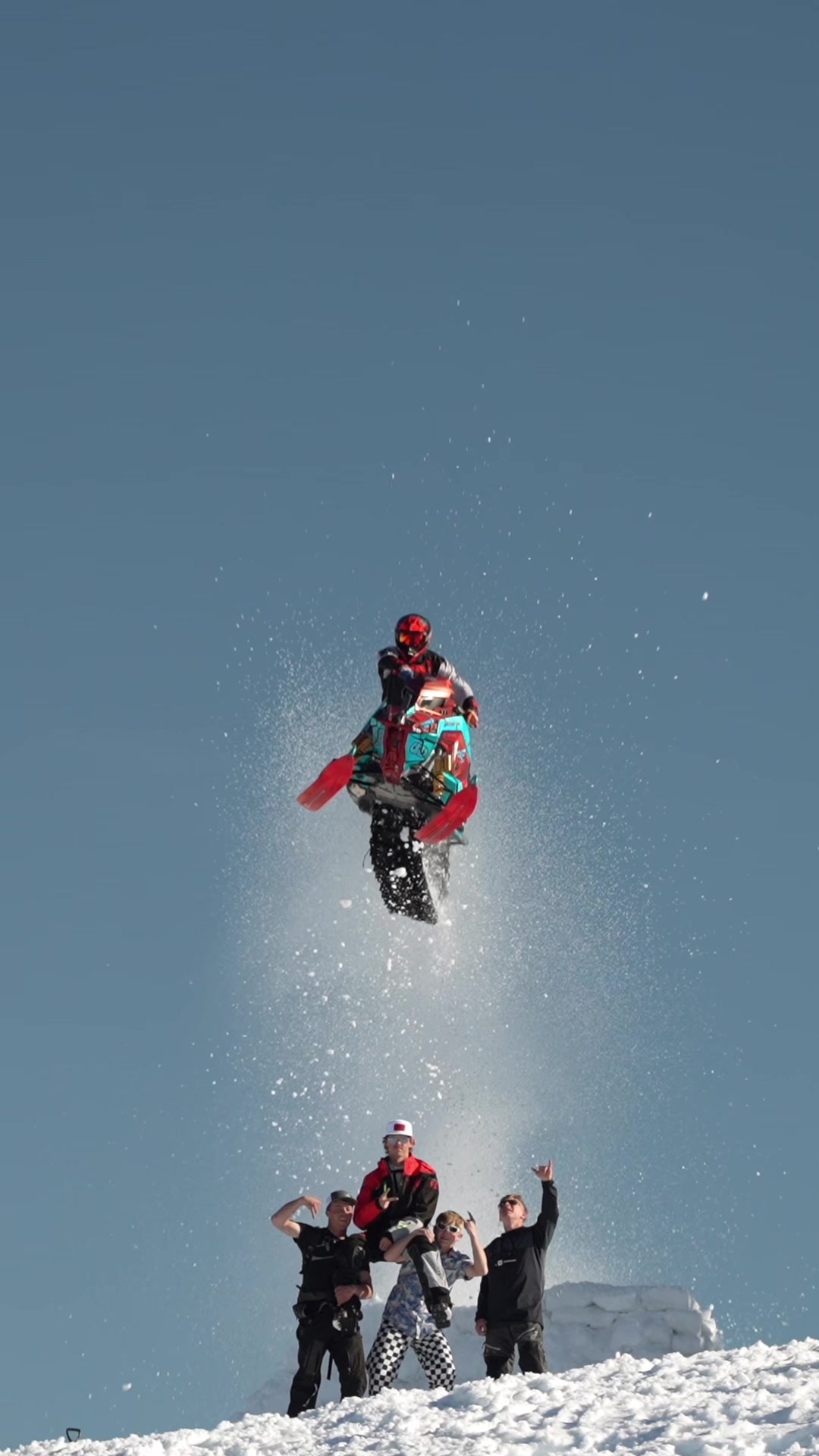 Spring is in the air🛫 🎥@Madds  #sledtok #sled #snowmobile #snow #jumps 