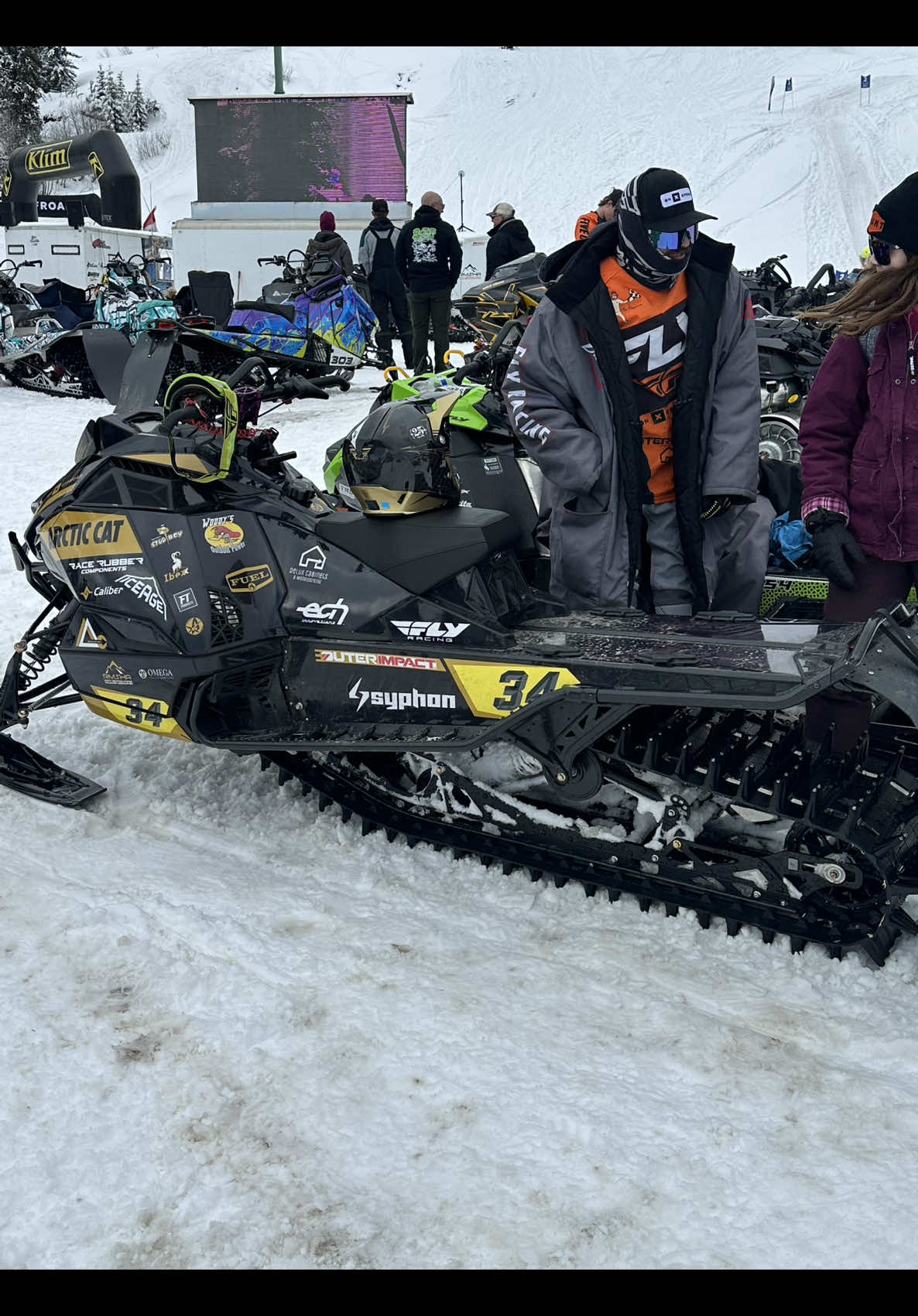 Livin #theflaggman #theflaggmans #youaintseennothinlikethis #arcticcat #rmsha @Tamarack Resort @arctic cat snowmobiles @RMSHA @FLY Racing Global @Fuel Clothing @caliberproducts @Syphon Sound @onX Offroad @OuterImpact 