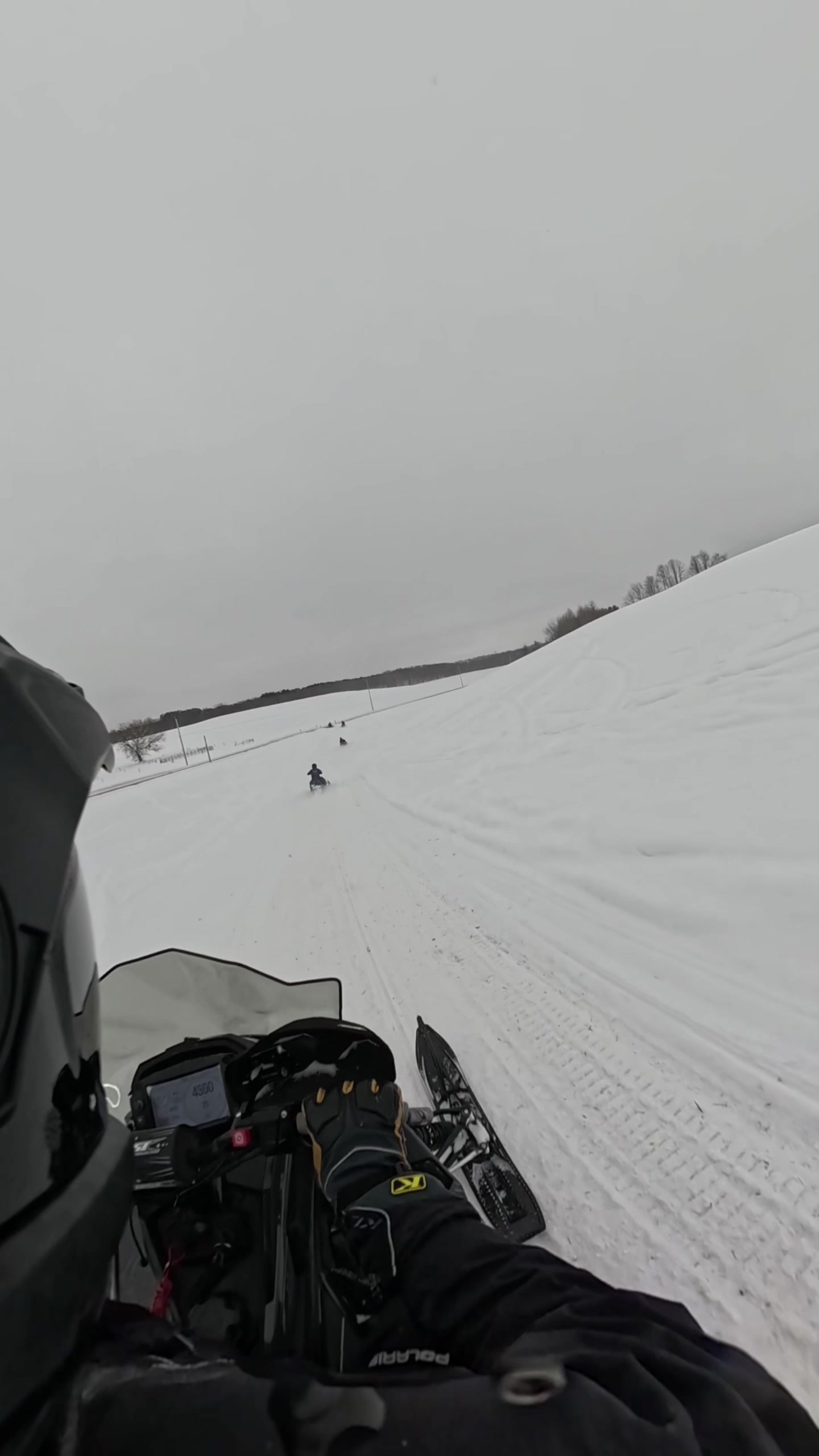It snowed last night… So here’s a sled video… #spring #journeyfarther #oxbowgear #rsiracing #studboytraction 