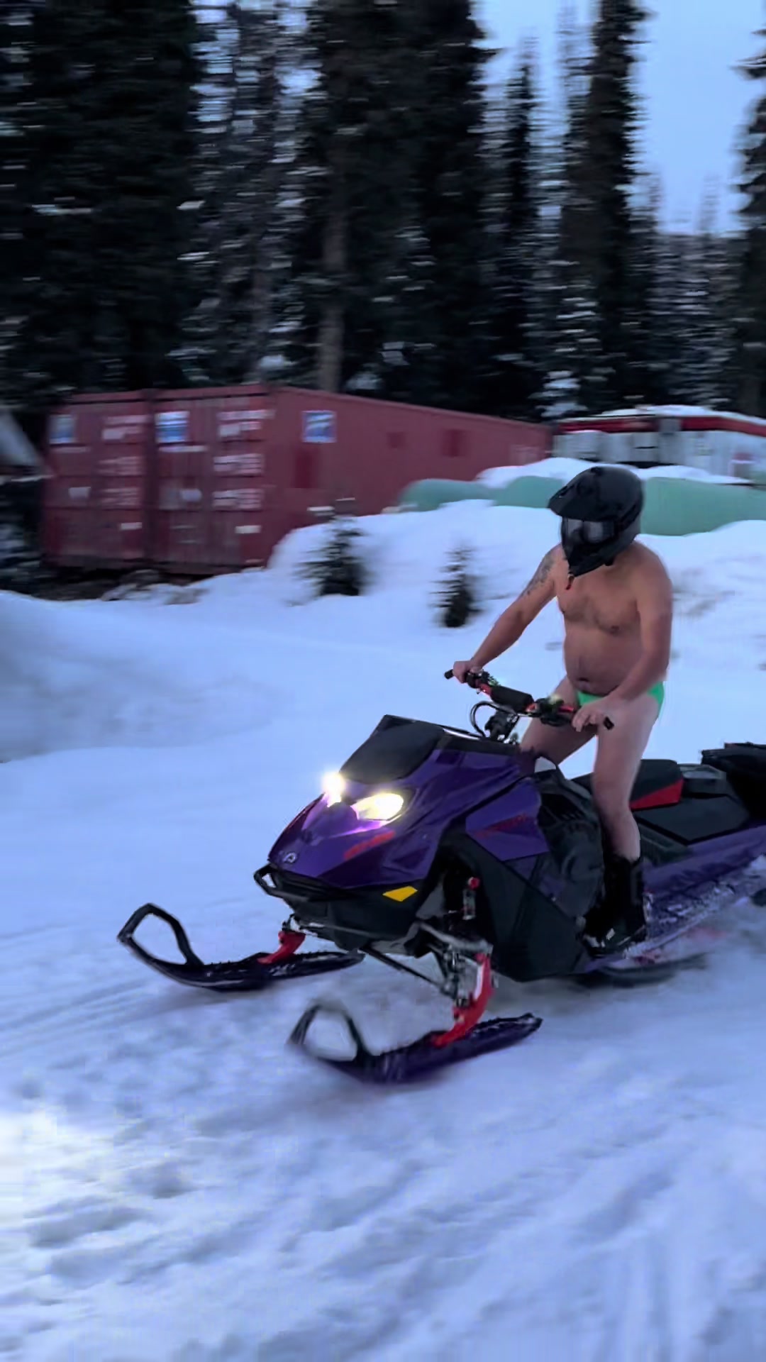 Right off the mountain, straight to the hot tub… because recovery is just as important as the send 😅 Grizzly Lodge knows the assignment Also testing out the new one piece suit.  @Ski-Doo @Oxbow Gear @509 @ #thatskidoofeeling #skidoo #snowmobiling #fuelingyourpassion #grizzlylodge