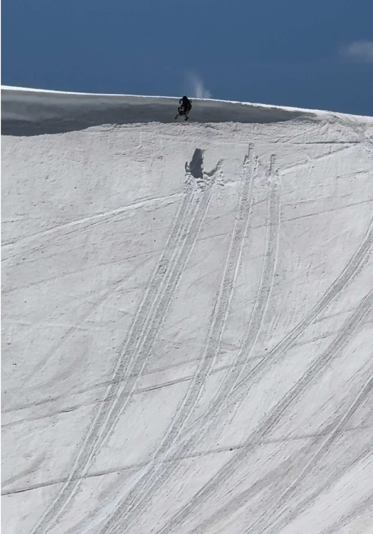 Season is officially over! What a crazy year for snow conditions! One for the books! #skidoo #springriding #mountains #may2026 #vogloves 