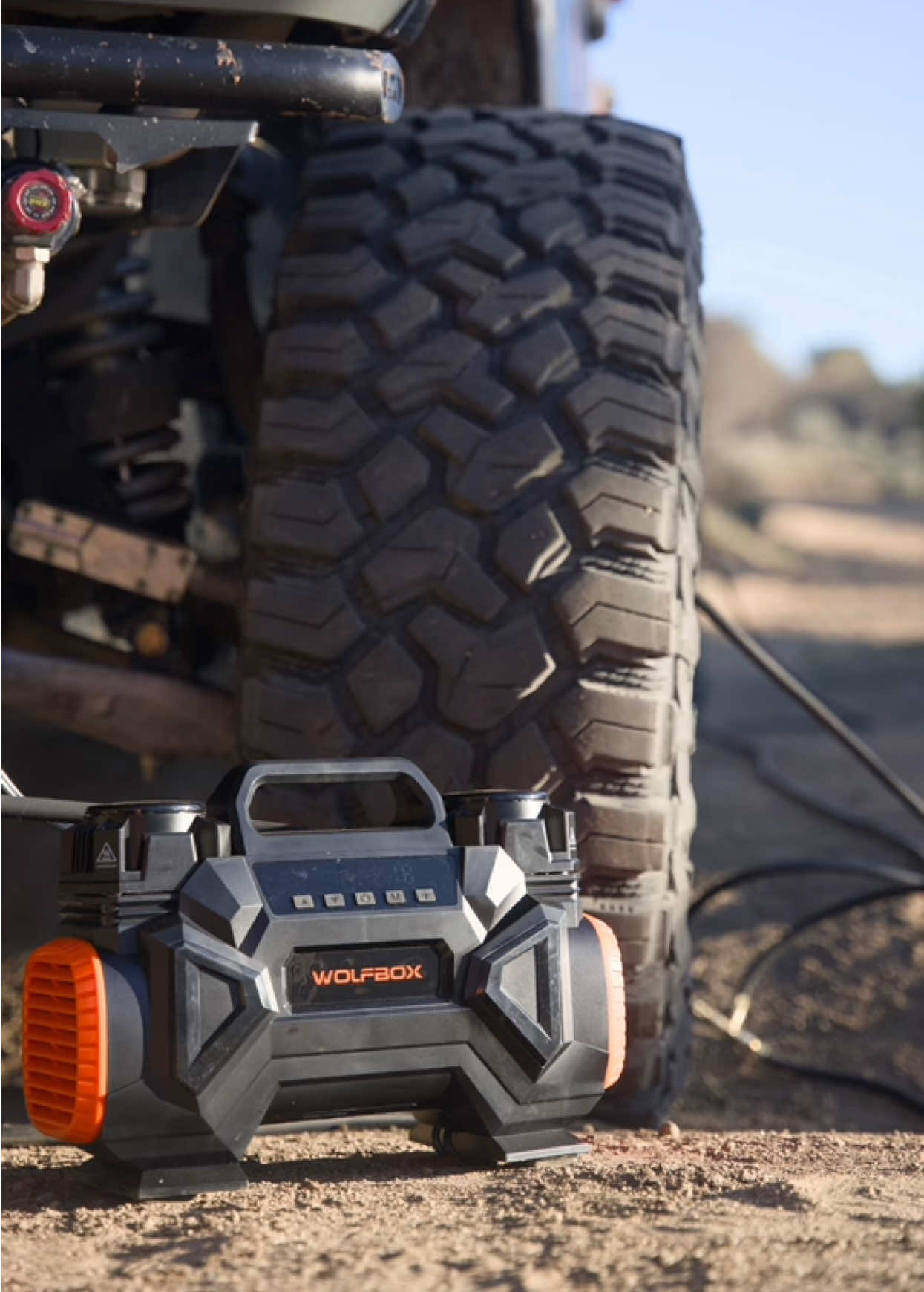 New @WOLFBOX Hyperflow 60D portable air compressor is live on the Wolfbox website.  Check out link in bio. #4x4 #offroad #fordbronco #wolfbox #aircompressor 