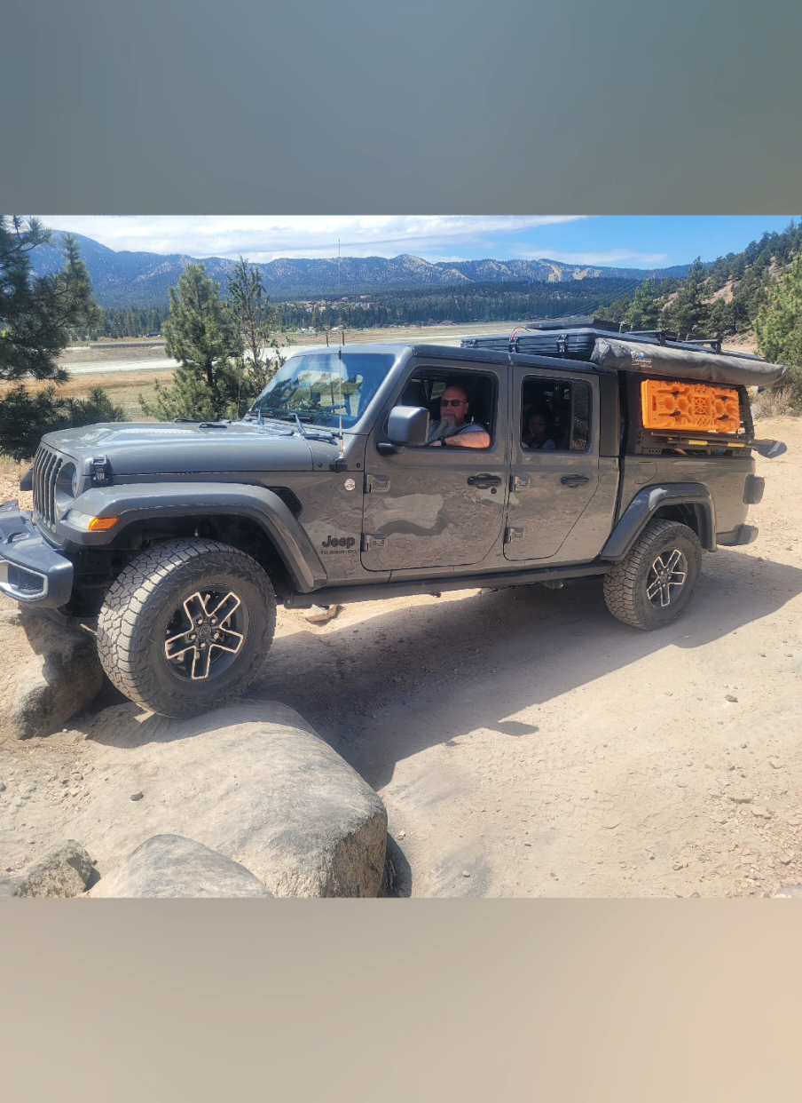 Great time in Big Bear on the 3N83. lots of fun up there it was Jeep jamboree and bronco bass so lots of people up there#fyp #gladiator #jeeplife #bigbear #fypシ゚viral 