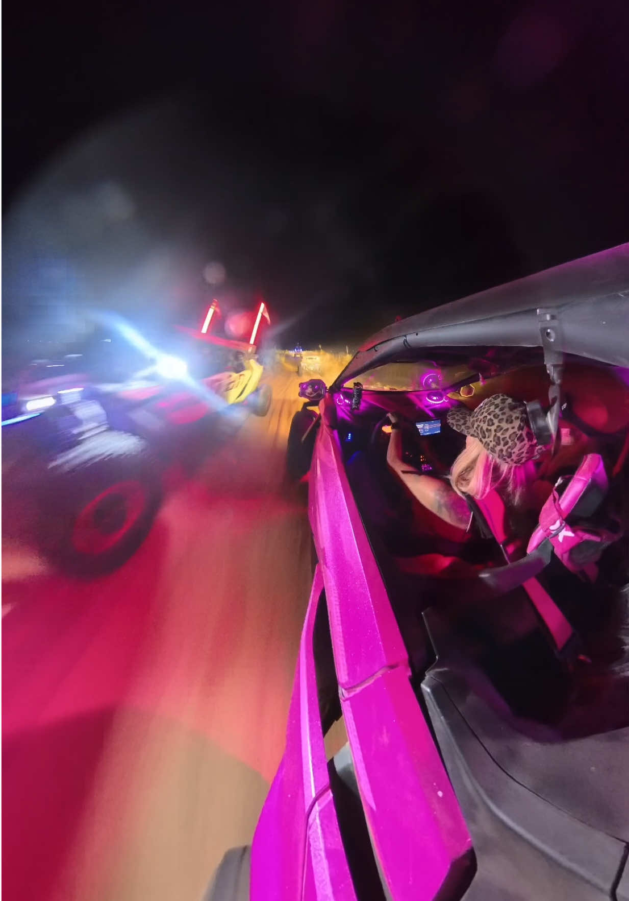 A las muñecas nos gustan las rutas de noche ALTERADAS #rutas #offroad #nightride #girlswhoride #maverickr 