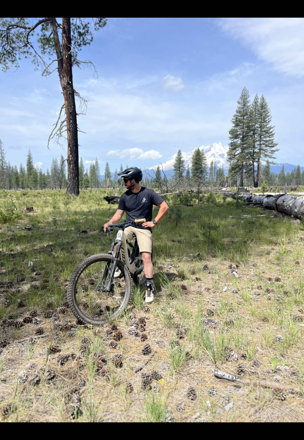Been enjoying two wheels and dirt again this summer, still learning how to jump these full suspension bikes though 😂😂 #bmxtomtb #scottbikes #mtshasta #waitingforwinter #offseason  @Layla Marrie 