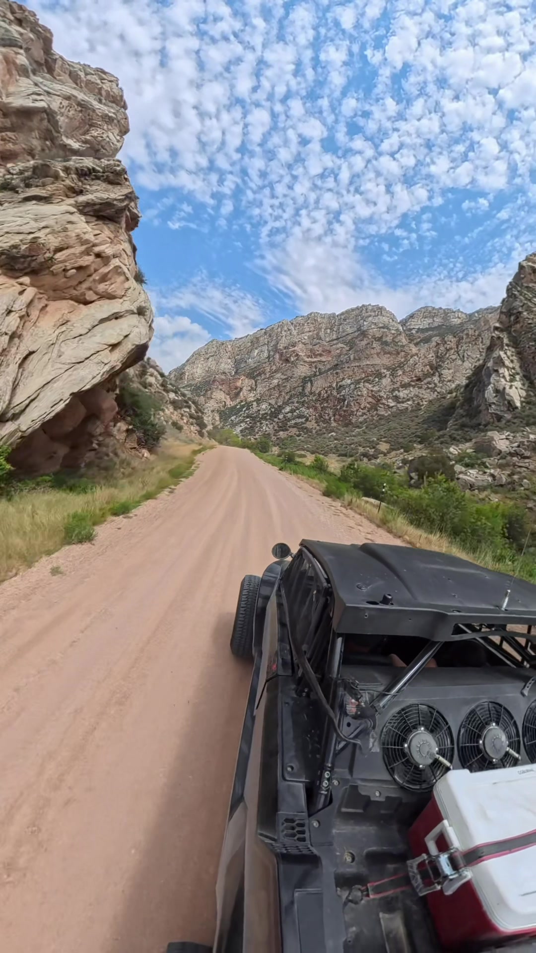 Ripping UTV’s through the Wyoming desert with @3C Guiding 