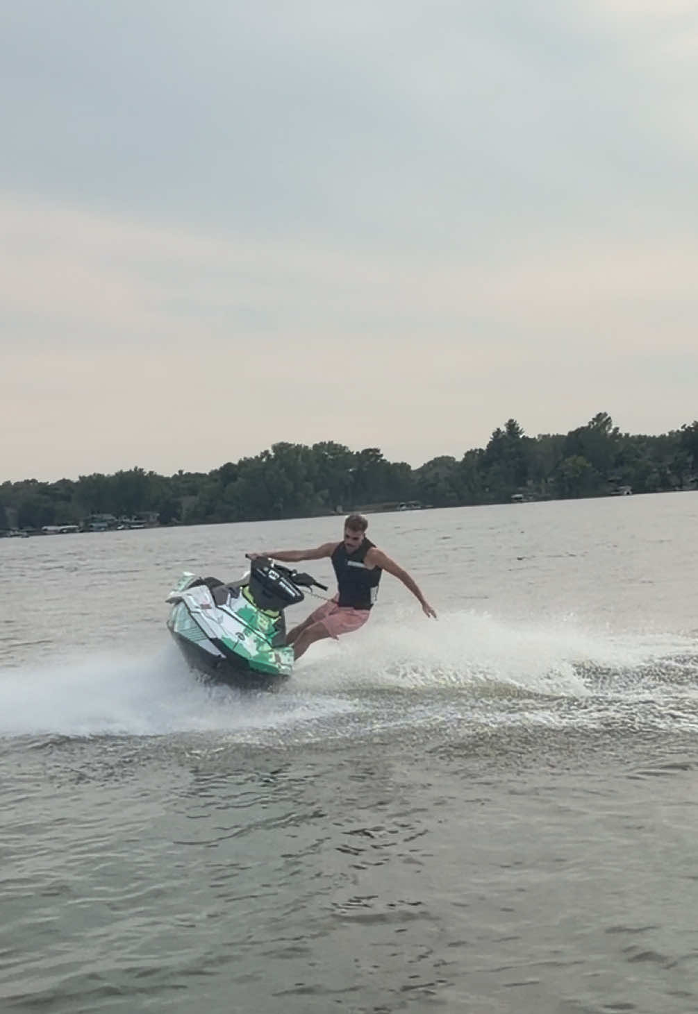 #jetski #seadoosparktrixx #sparktrixx #jetskivideos #jetskiwheelie 