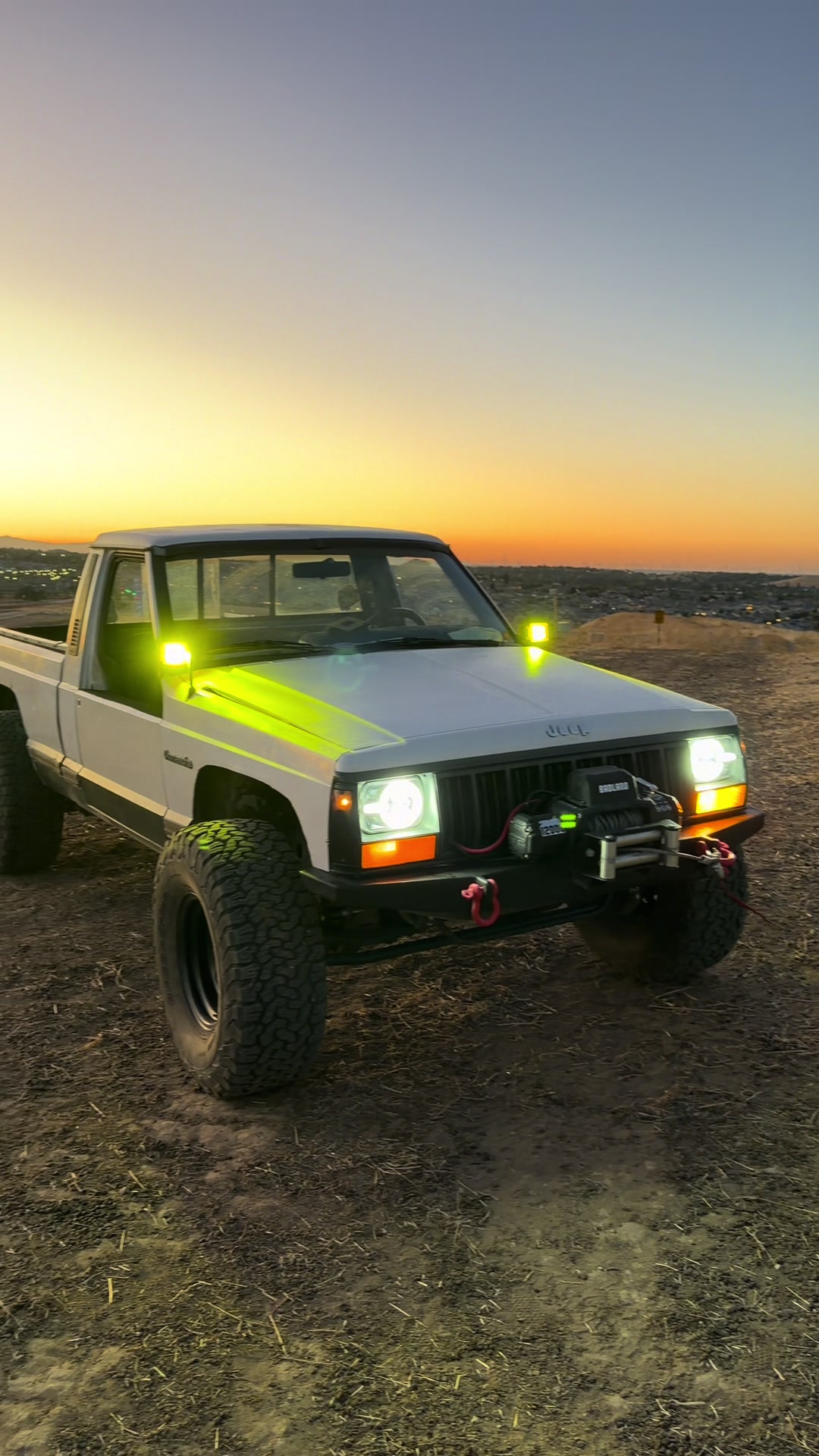 The jeep virus #JEEP #fyp #viral #foryoupage #sunset 