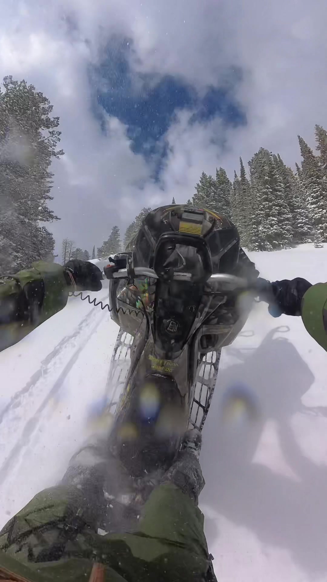 I’m over summer!!! #skidoo #vogloves #tempestoptics #zbrozracing #oxbowgear 
