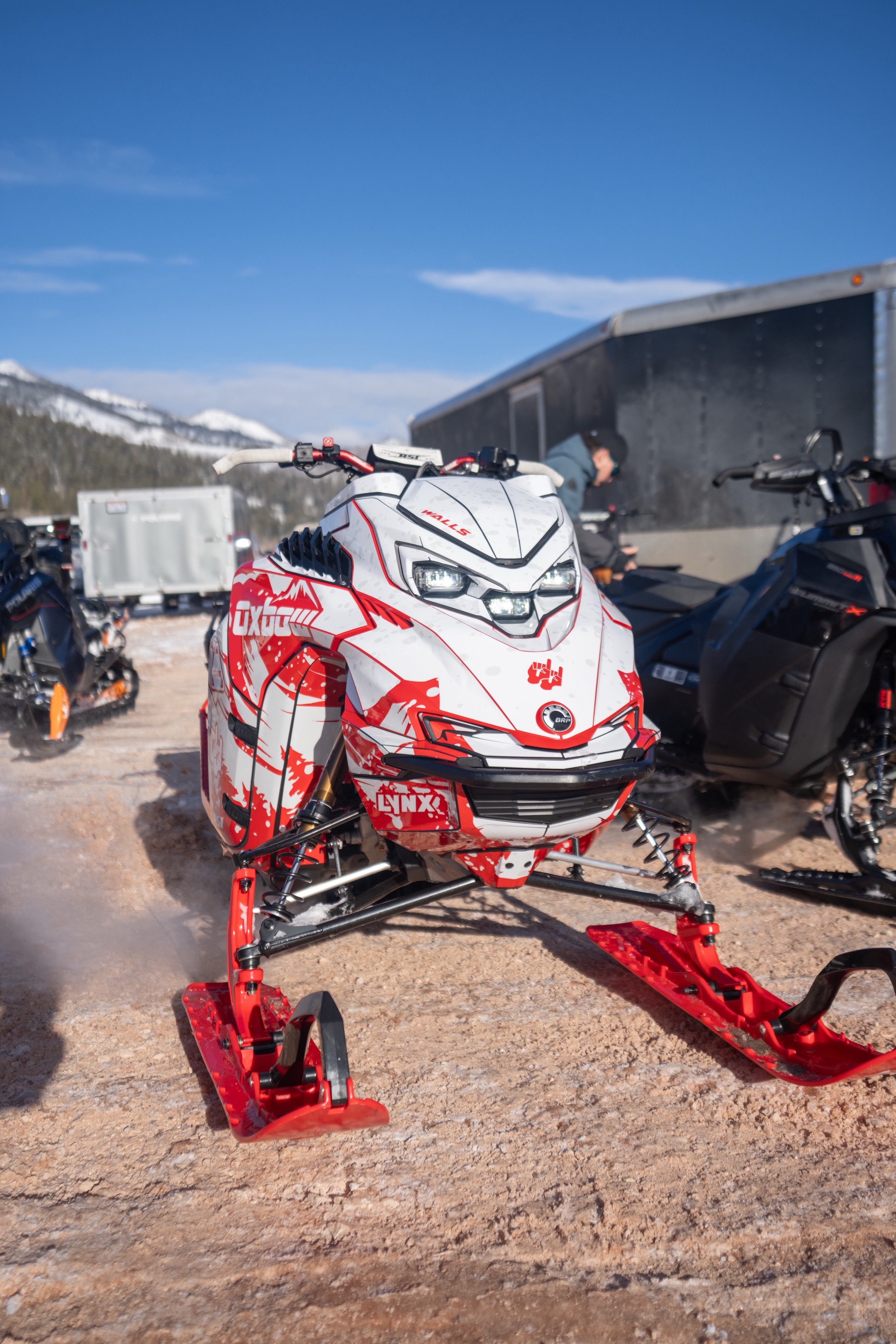 Tell me I’m wrong… 👀🔥 Is there a better-looking sled out there than this @Lynx Snowmobiles ? 😮‍💨❄️ If you think you’ve got one that can compete, DROP YOUR SLED IN THE COMMENTS. 👇 Let’s see what you guys are working with. 🏔️💨 #Lynx #LynxSnowmobiles #Snowmobile @RSIRacing @Ibexx @Oxbow Gear 