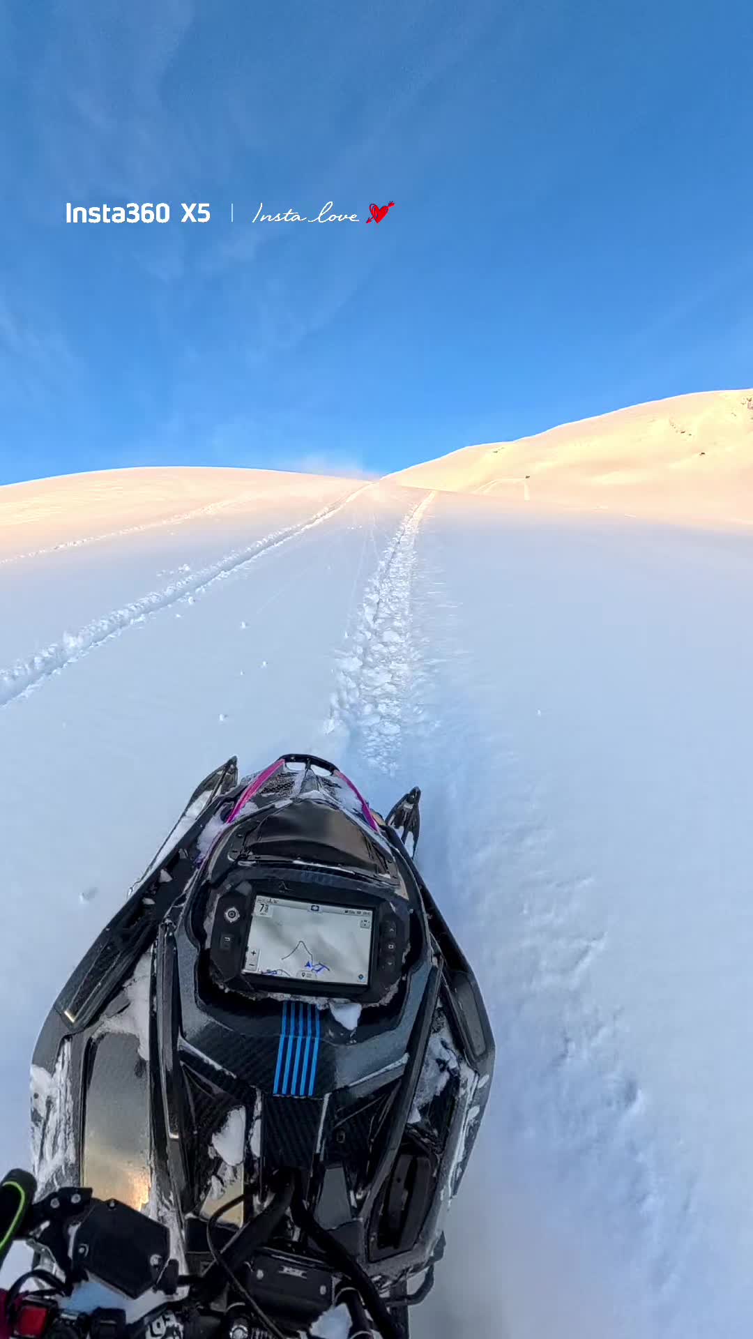 Excited to compare the boost to the 9r this coming season @KIRKENES MOTORSENTER  @polaris_scandinavia  @insta360 official  @GGB Exhaust  @CheetahFactoryRacing  @Ride Fast Company  #snow #polaris  #boost #9r  #snowmobile 