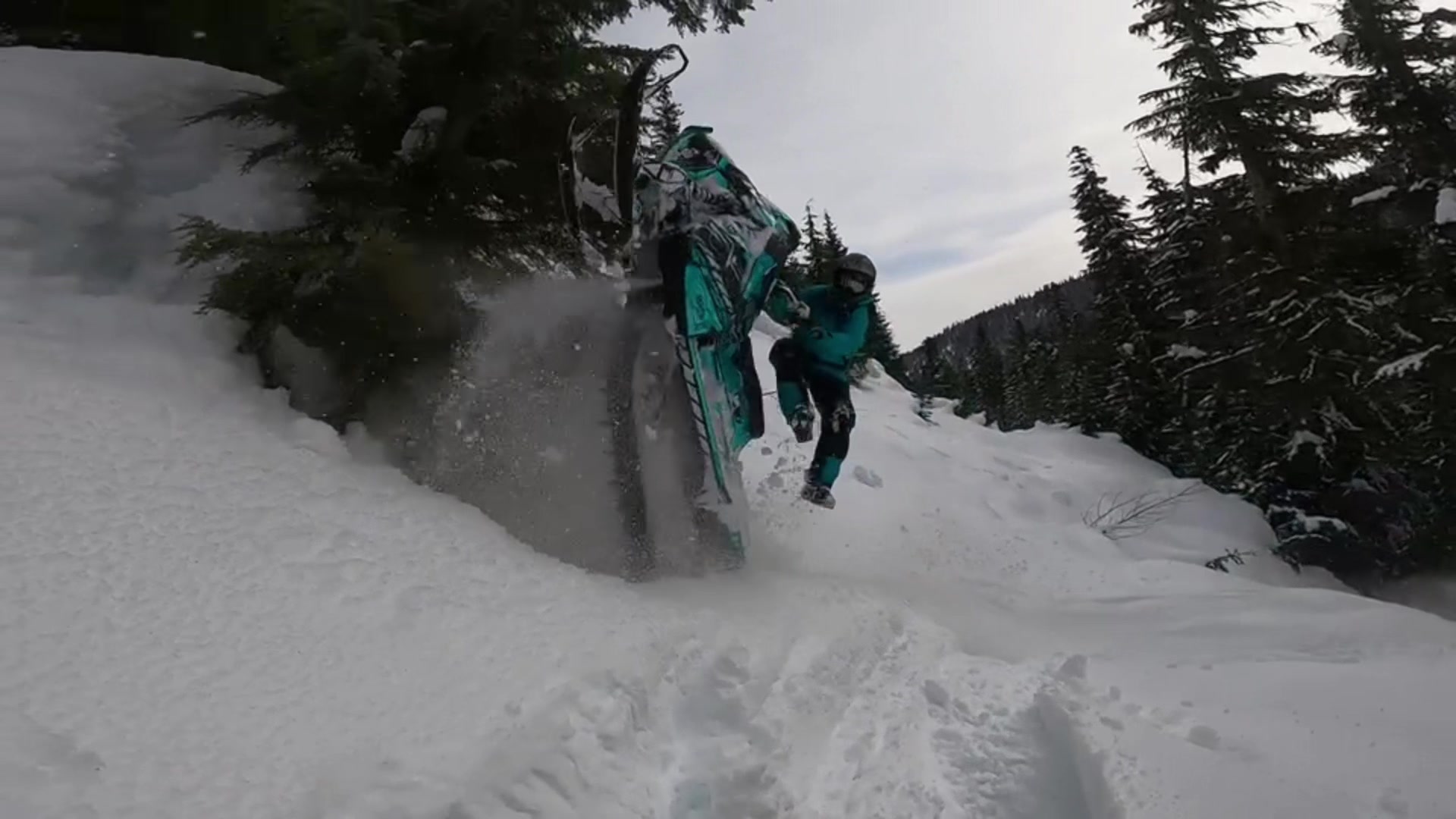 “That’s aggressive” Playing chicken with the cameraman is my favourite🐓😎#outdoors #workhardplayhard #klim #polarissnowmobiles #revelstokebc @Daylan Scarff @M7 Designs @Rainy Creek Riders
