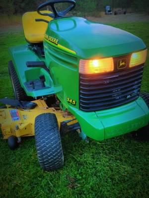 barn find john deere 345 with only 318 hours. #johndeere  #345  #johndeere345 