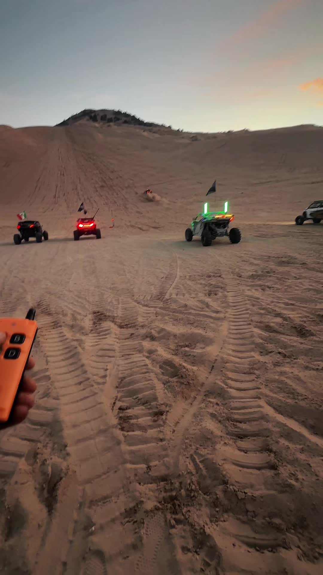 Can’t wait till Halloween @Keith Dune & Divide @cruellapror @Nick DUNE & DIVIDE @Gamble Offroad @B-ROC @JakubStang #drag #fun #lights #cameraroll #letsgo 