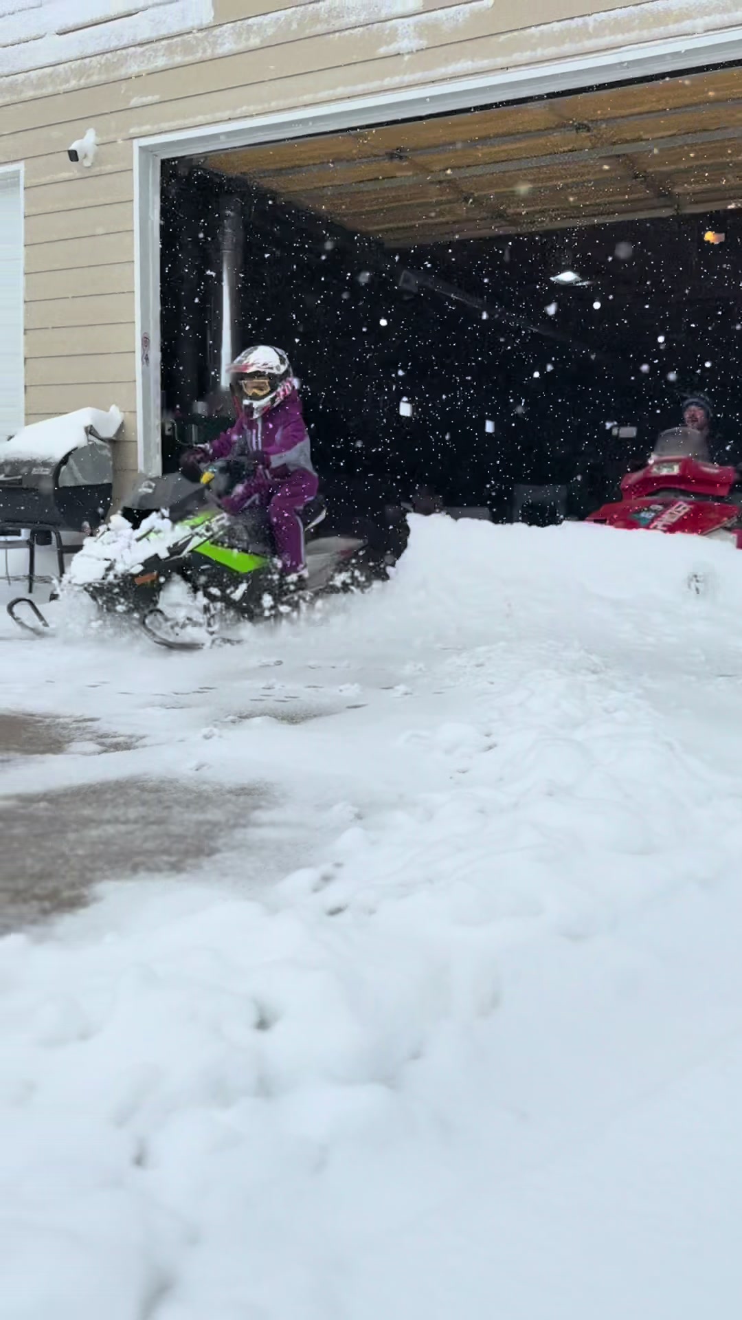 The boys came out to playyyy!!! #firstsnow #boyswillbeboys #montana #october #stokeisreal 