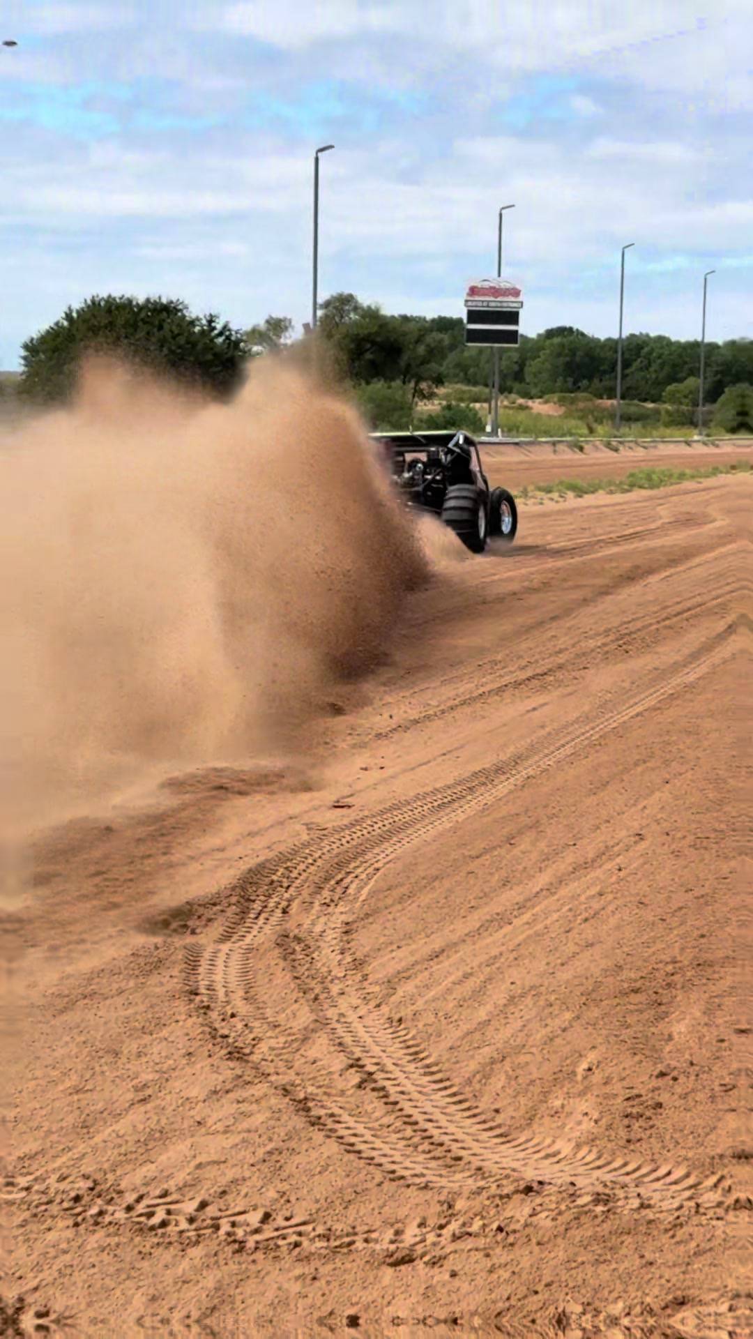 Some fast ass cars in the mid west for sure @Mr UTV Invasion @Gamble Offroad @MB Whips @Ibexx @Sand Life Supply Co. @tannedntipsy @DUNE&DIVIDE #drag #race #fast #sxs #life 