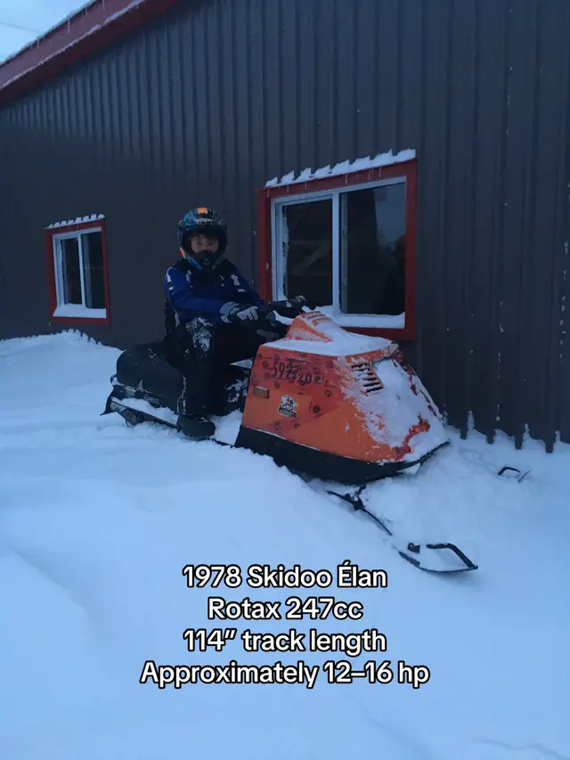 #comparing #sledtok #revy  1978 Ski-Doo Élan 250 to a 2027 Ski-Doo Freeride 850 Turbo R shows just how far snowmobiles have come. The Élan produced roughly 15 horsepower from its 247cc two-stroke engine and weighed around 270 lbs. Fast-forward to 2027, and the Freeride produces an incredible 180 horsepower from its 849cc turbocharged engine while weighing just 456 lbs. That’s 12 times the horsepower, 7 times the power-to-weight ratio, and 33 inches more track length! Despite nearly 50 years of advancements in suspension, technology, and performance, both sleds still run two-stroke engines and 15-inch-wide tracks. The craziest part? The little Élan is still nearly 200 lbs lighter than the modern Freeride!