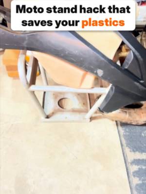 Free garage hack. Your moto stand holds the tank so the shroud corners don't get crushed. Save this for your next teardown. #dirtbikehacks #motocross #enduro #2stroke #garagelife