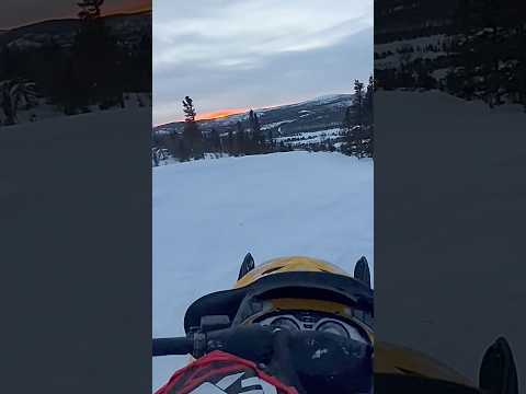 Skidoo summit 700 2001 HM #skidoo #sled #north #snow #riding #snowmobile #thatskidoofeeling