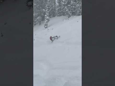 What an epic start to the season!❄️ #muthafuknsnowday #snowmobile #snow #sledders #winter